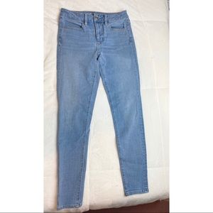 American Eagle Hi-Rise light wash Jegging
